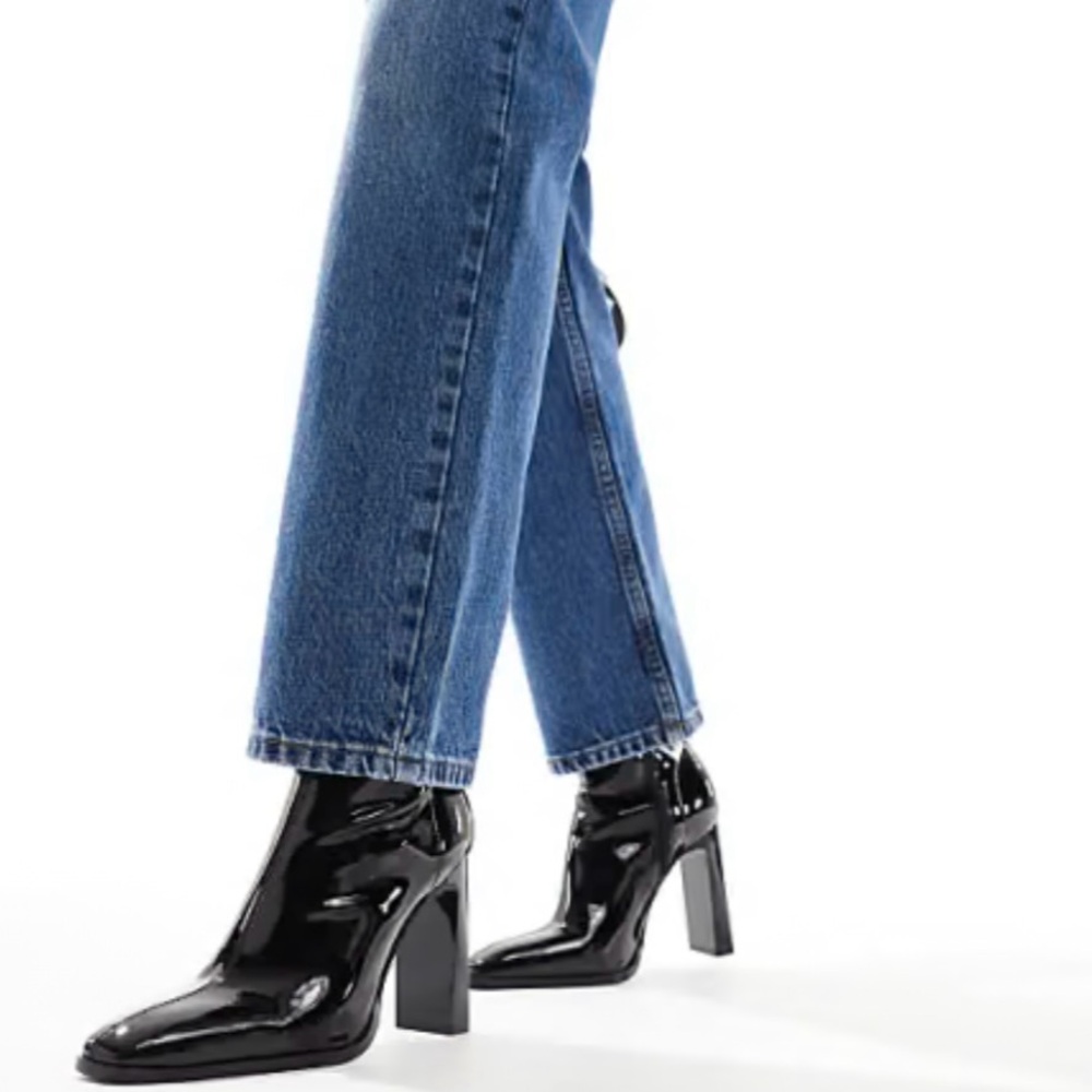 LE CHÂTEAU | Faux leather ankle boots